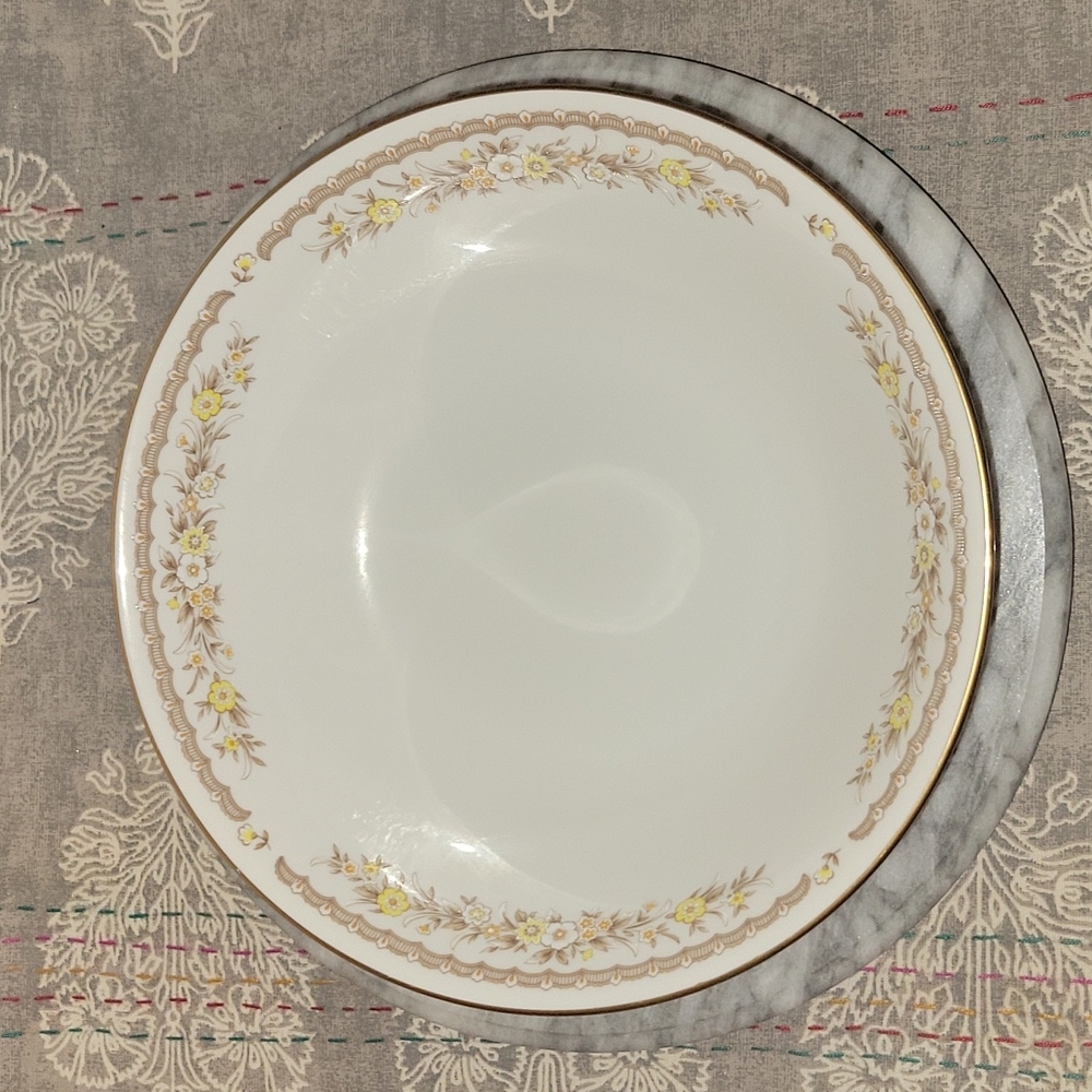 Vintage | Ekco International Golden Autumn Round Vegetable Serving Bowl